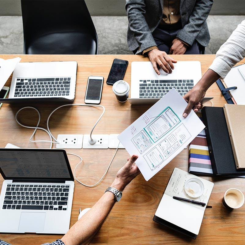Operiamo per cercare di realizzare al meglio i vostri progetti